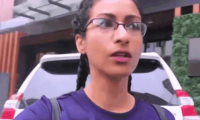 印度富婆来中国旅游，刚下高铁后大骂：印度媒体骗了我二十年