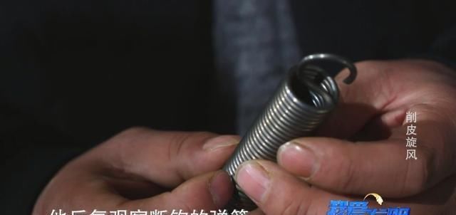  #工人#农村小伙花20多万发明“神器”，工人们直呼“厉害！”