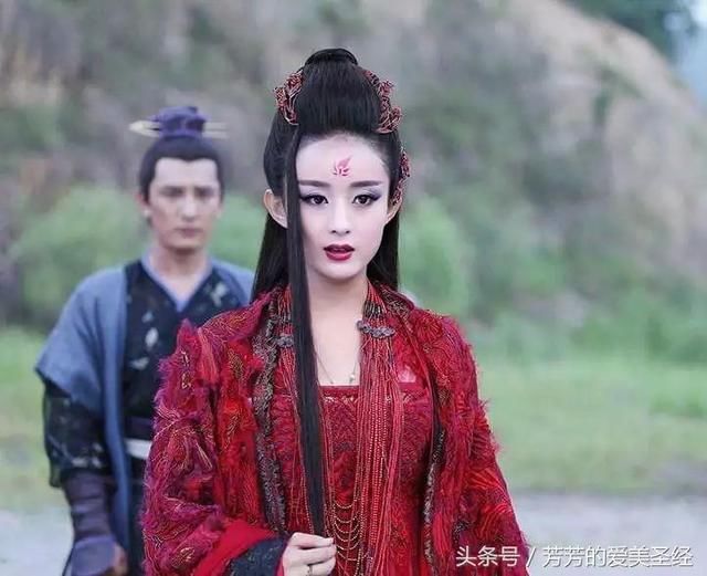 电视剧里那些黑化的形象，演技不够在妆容凑