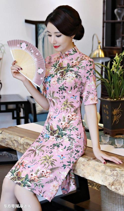 秀丽的香云纱旗袍裙有没有让她变得更美