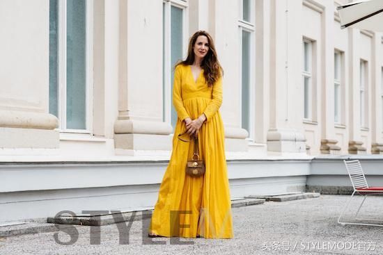 拜拜黑白灰，裙子选这些颜色最吸睛！