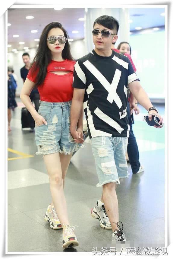 冉莹颖真会玩，穿T恤故意把胸前剪个口，不但不丑竟意外好看！