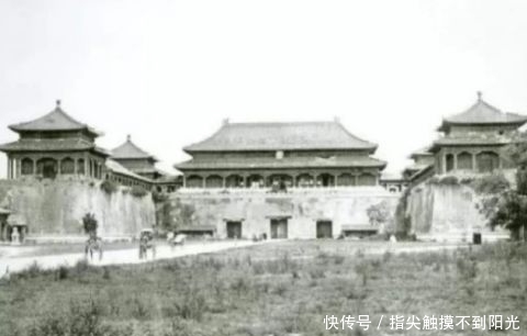 拍下■慈禧出逃后,日本人拍下了紫禁城的照片,让人不敢相信!