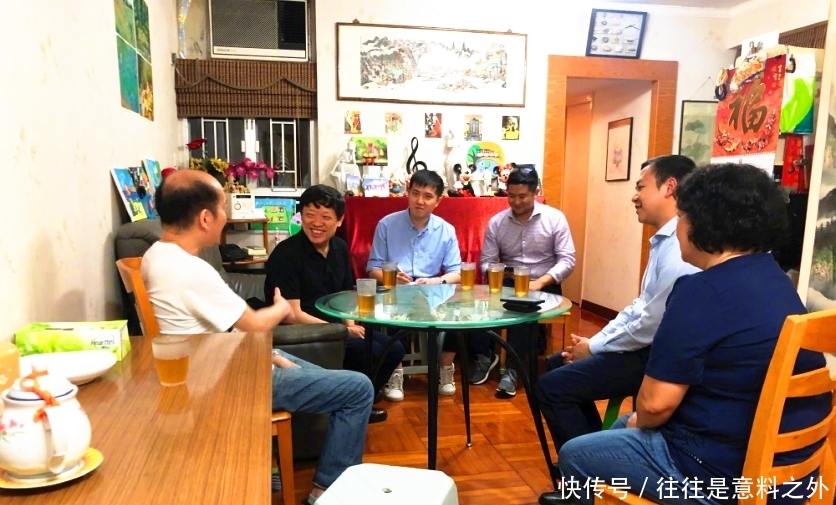  [李嘉诚]揭秘香港劏房青年与华人首富李嘉诚：一年唔助衬地产商