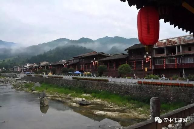 汉中青木川，油菜花已经开了!