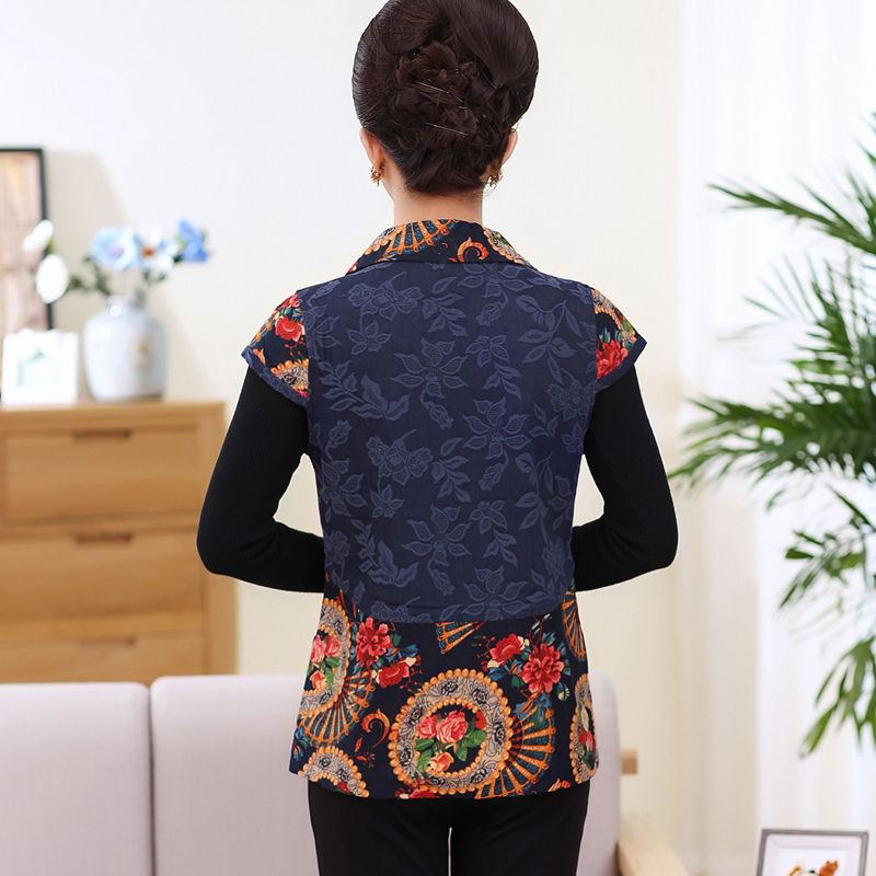 初秋季节别乱穿了，现在都流行“洋气衫”穿上显瘦又减龄呢