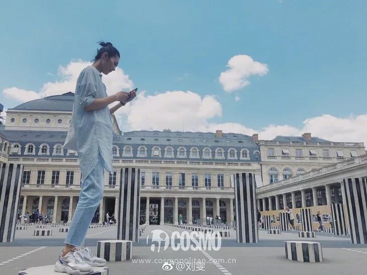 千万别学刘雯穿排扣连衣裙!