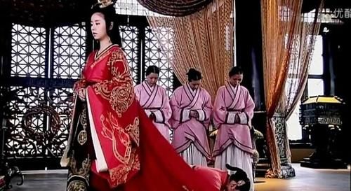 【金光闪闪】穿上皇后凤袍的女子:王宝钏金光闪闪、窦漪房大气、武媚娘华丽!