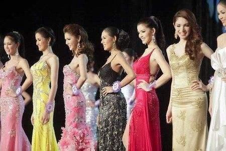 去泰国旅游，一定要听导游的，不要轻易跟街边这些“女人”搭讪！