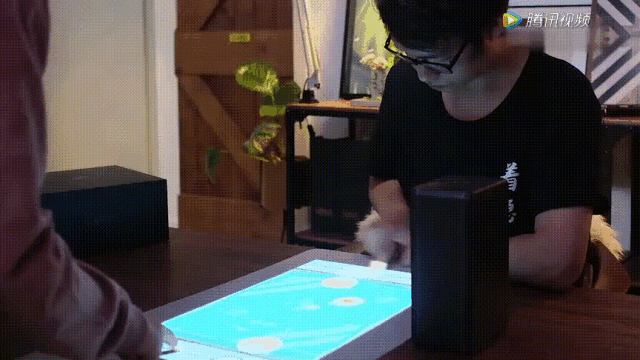 puppy cube触控投影与小木匠碰撞出的智能家居