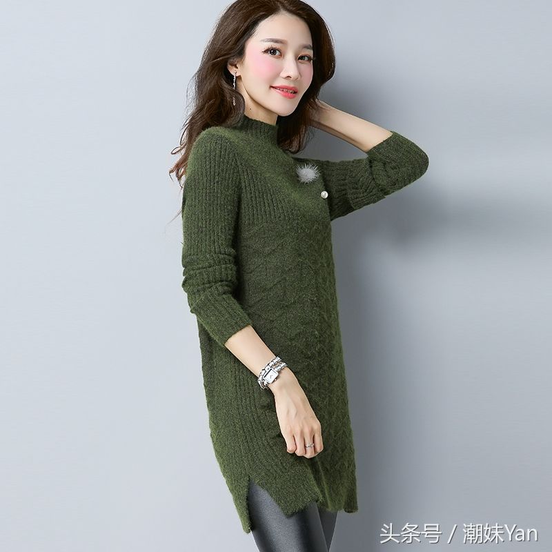 奔四的女人，穿这样的气质小衫配长筒靴，优雅大方又好看