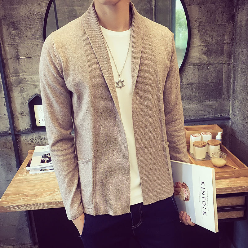 别傻傻的穿衬衣，太土!今年流行这样的卫衣，减龄有型还不贵