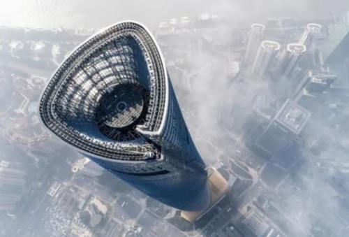  「中国」中国第一高楼，耗资148亿元高达632米，寿命却仅有50年