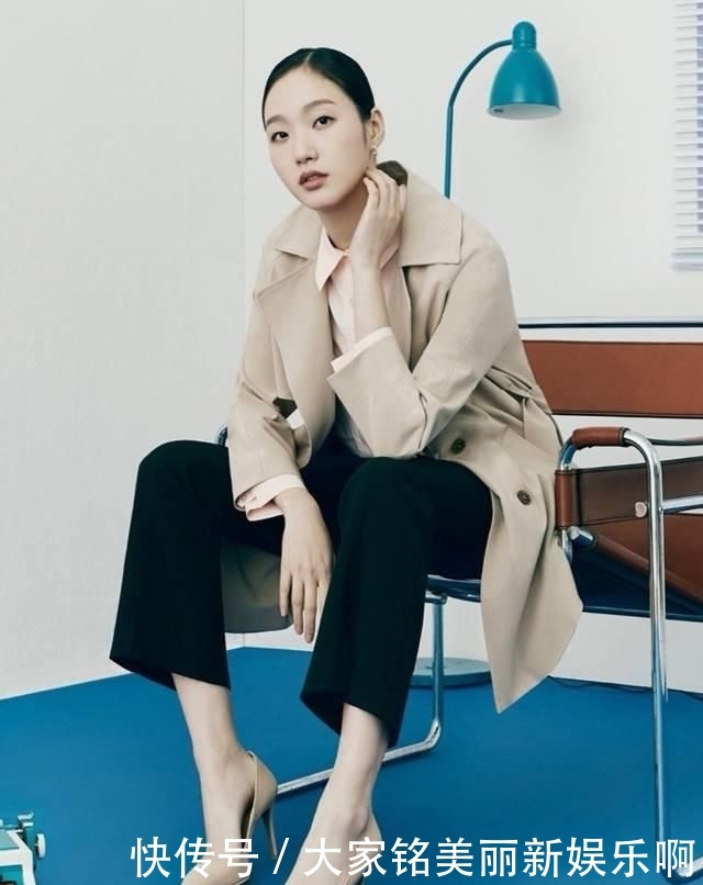 「清纯」“鬼怪新娘”一改清纯形象,西装穿搭干练帅气