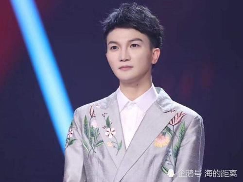  起床：周深为粉丝录制起床铃声，1秒醒脑再不担心睡回笼觉，粉丝：你值得拥有