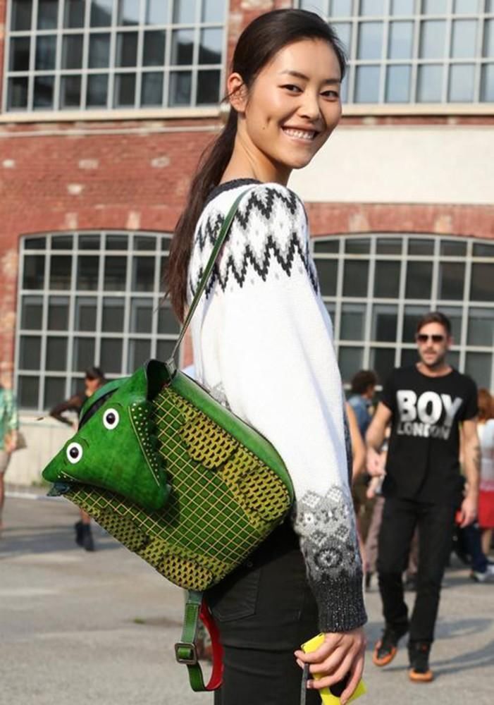 她是享誉国际的超模,不光有让人羡的身材,衣品更是美的没话说!