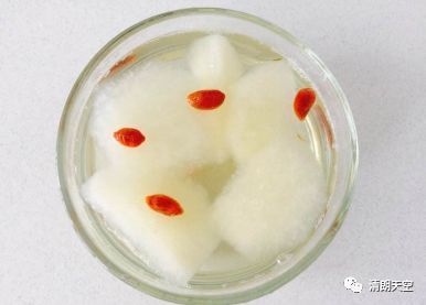 【头条】6月份朋友圈9大谣言盘点，你的爸妈都深信不疑!