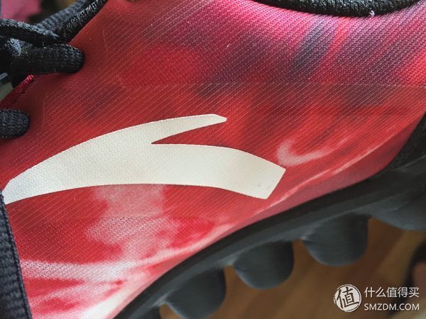 创意不错但没有做好-ANTI 安踏 ANTA 柔软柱跑鞋开箱