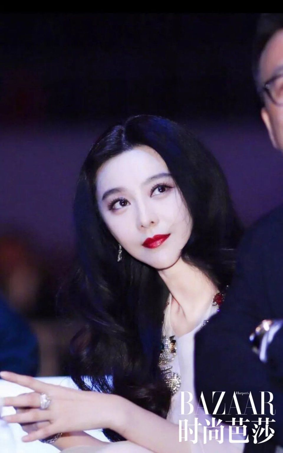 林允的“叠加唇”好抢眼!一秒变身BlingBling女孩~