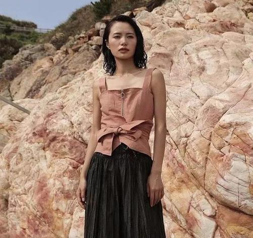 淡漠色穿搭，最高级的穿搭~