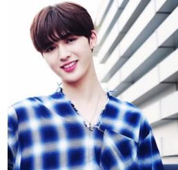 流量小生齐撞衫，蔡徐坤好可爱，但同样的衣服千玺穿上立马成熟了