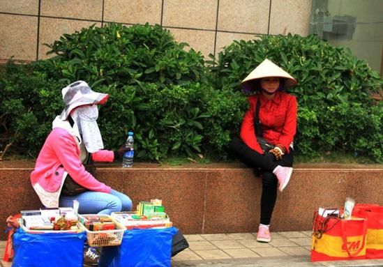 男人去越南真是为了旅游？这些主动搭讪的女子，离得越远越好！