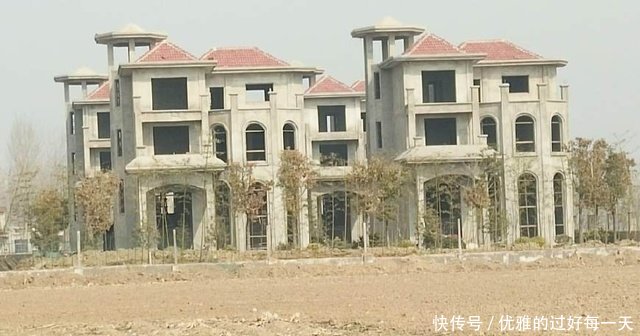  「农民」农村新修建房屋可以办房产证，但这类农民办不了