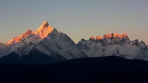 世界上最美之山，无人登顶的处女峰，你知道它在哪吗？