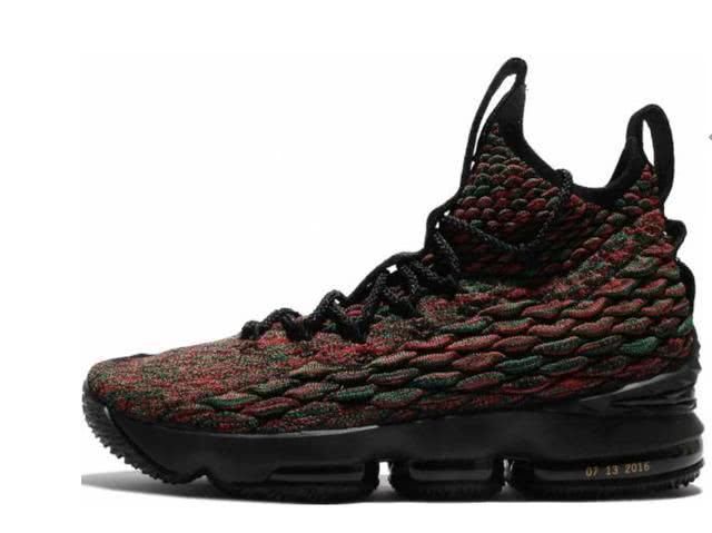 「Nike」美球鞋专家：Nike LeBron 15才是勒布朗系列中最好的球鞋