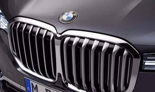  「车标」BMW告别经典“蓝天白云螺旋桨”，新车标让人Hold不住！