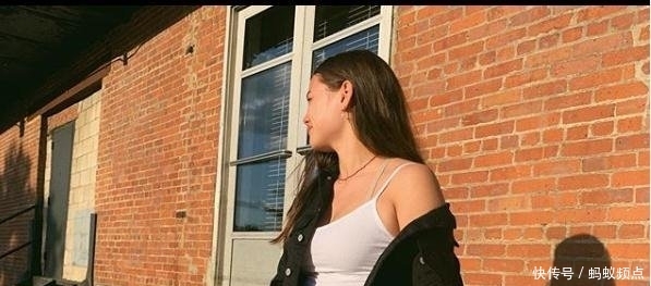 「合照」社交女王邓文迪,晒出女儿们的合照,16岁小女儿最像默多克