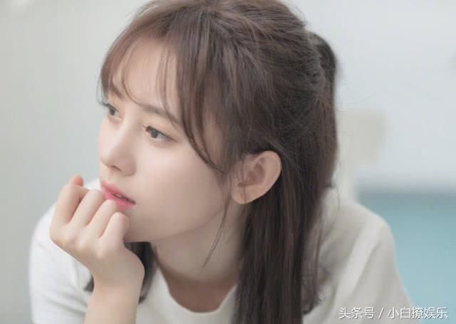 鞠婧祎简直绝了，超短裤用鞋带绑一下就敢出门？网友：就服你！