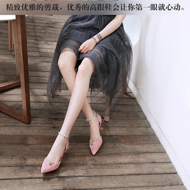 尖头细跟,迷人的高跟鞋让女人更加美丽自信!