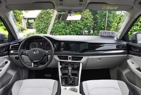 奥迪同平台打造却便宜近10万,车身大气比迈腾好看,难怪月销几万