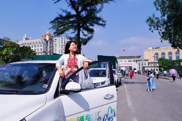 越南的神秘地摊银行，每天上亿资金在这里交易_海关