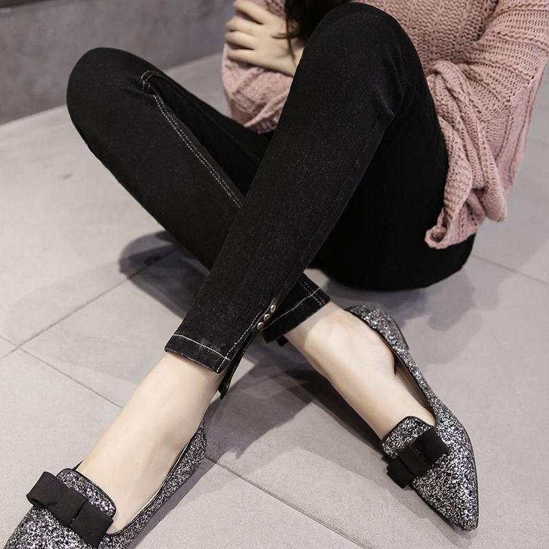 纤瘦的女人穿起打底裤,根本没有倒三角区的尴尬,一款比一款更美