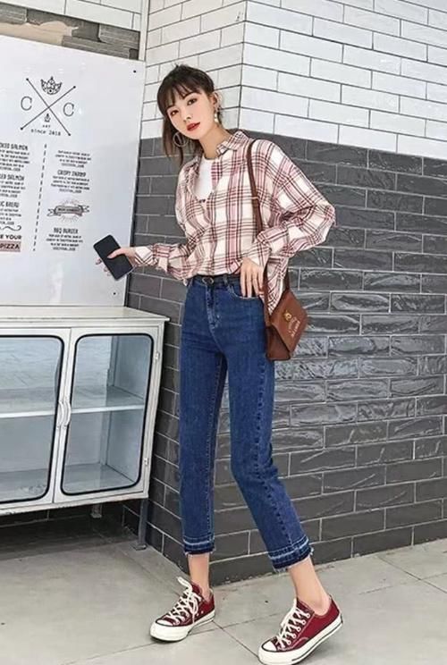  『连衣裙』衬衫不要搭配黑裤子，太土！学会这几种搭配，在校美成校花范儿