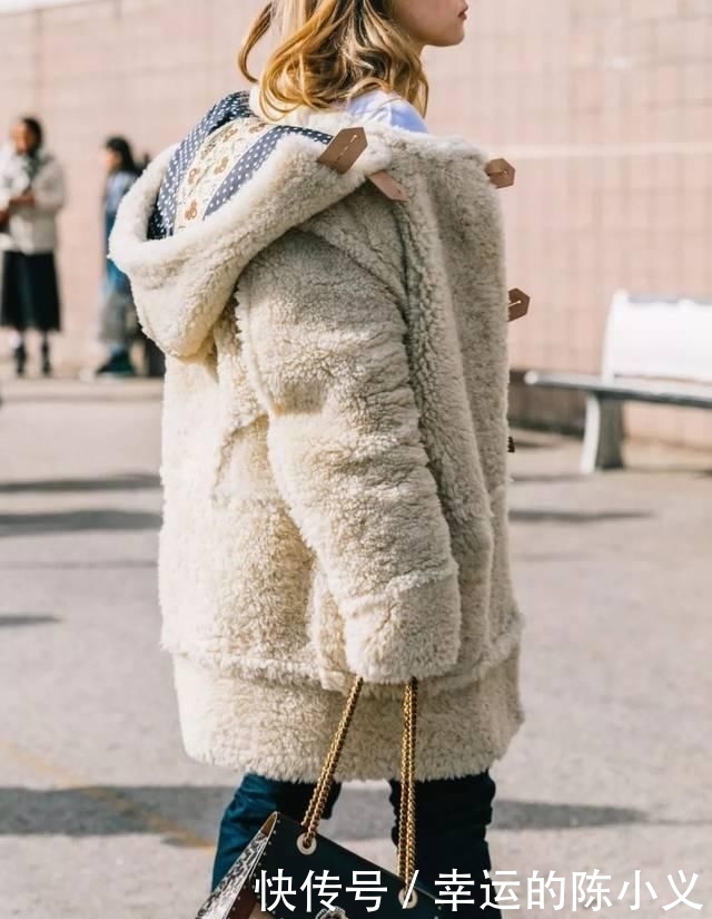  「显瘦」比大衣温暖、比羽绒服显瘦，今年最流行的外套是这件！