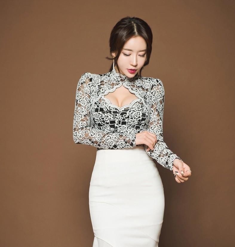 韩国美艳女神穿鱼尾包臀裙露美乳，性感水蛇腰尽显曼妙身姿曲线！