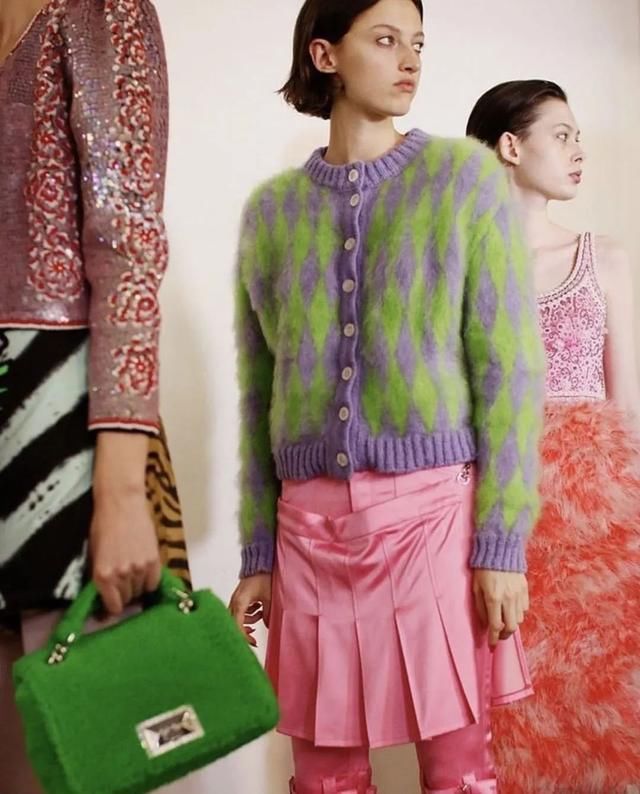 棒针编织衫■我也没有衣服穿啊,但是我可以抄Kaia、Jennie的作业