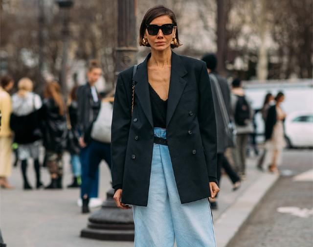 大多数白领都穿的很古板，会穿西装的女生，却总能穿出时尚感