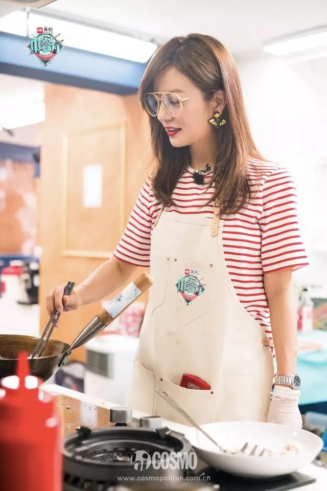 美人计｜赵薇在《中餐厅》里到底有多会扮嫩？超会！