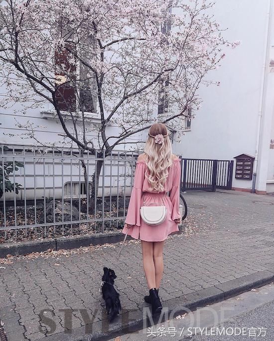 拜拜黑白灰，裙子选这些颜色最吸睛！