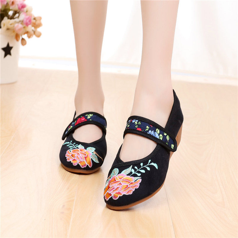 说老北京布鞋土的，肯定没见过这些，比小白鞋洋气多了