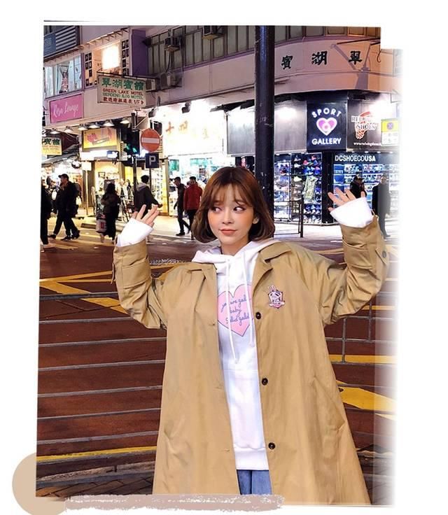  『大衣』别只了解穿西服，大衣＋长裙显高又时尚潮流，如今穿美炸掉！