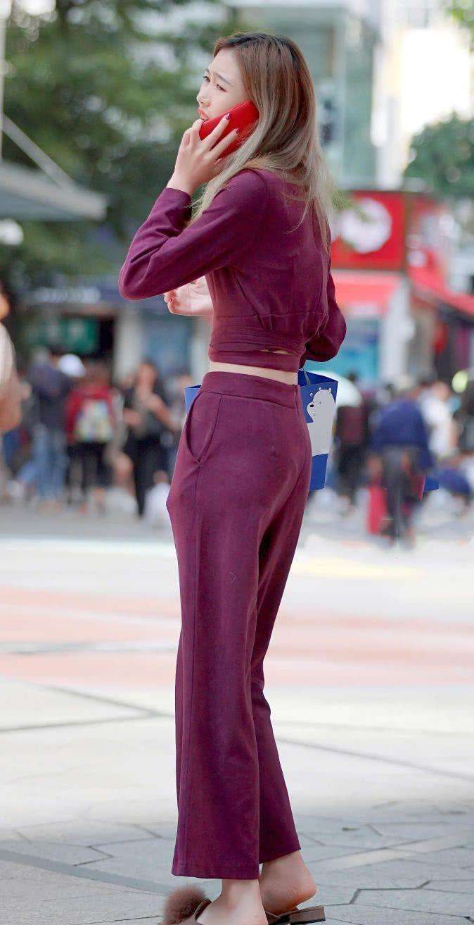 街拍: 一米九一的大美女, 高挑的背影十分的性感, 尽显女神的气质