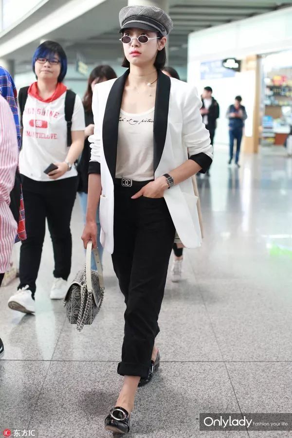 你距离时髦精可能就差一副超窄墨镜了