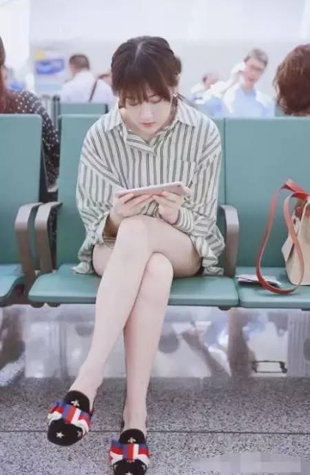 当76斤的鞠婧祎撞上100斤李艺彤，“铅笔腿”和“筷子腿”