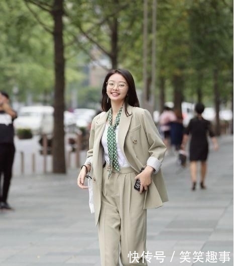 「小姐姐」街拍美女:此时,心动了一下,小姐姐你怎么这么好看