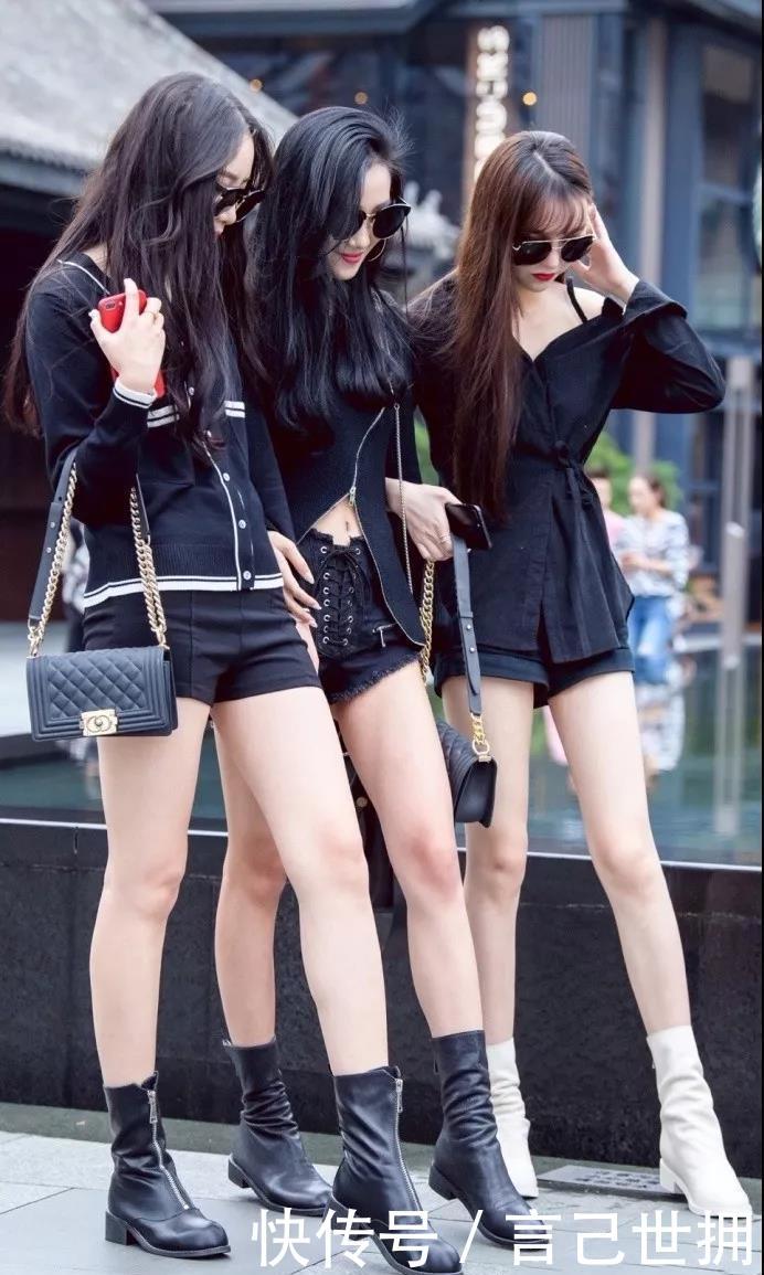 「 美女」一道靓丽而又性感的风景,你喜欢那个?,街拍:四个美女走在路上